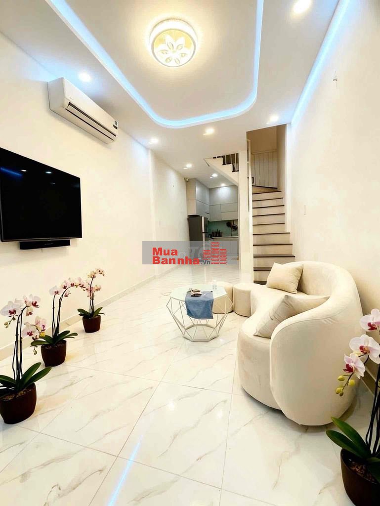 Bán nhà hẻm 1 sẹc xe hơi - 30m2 - khu VIP Huỳnh Văn Bánh