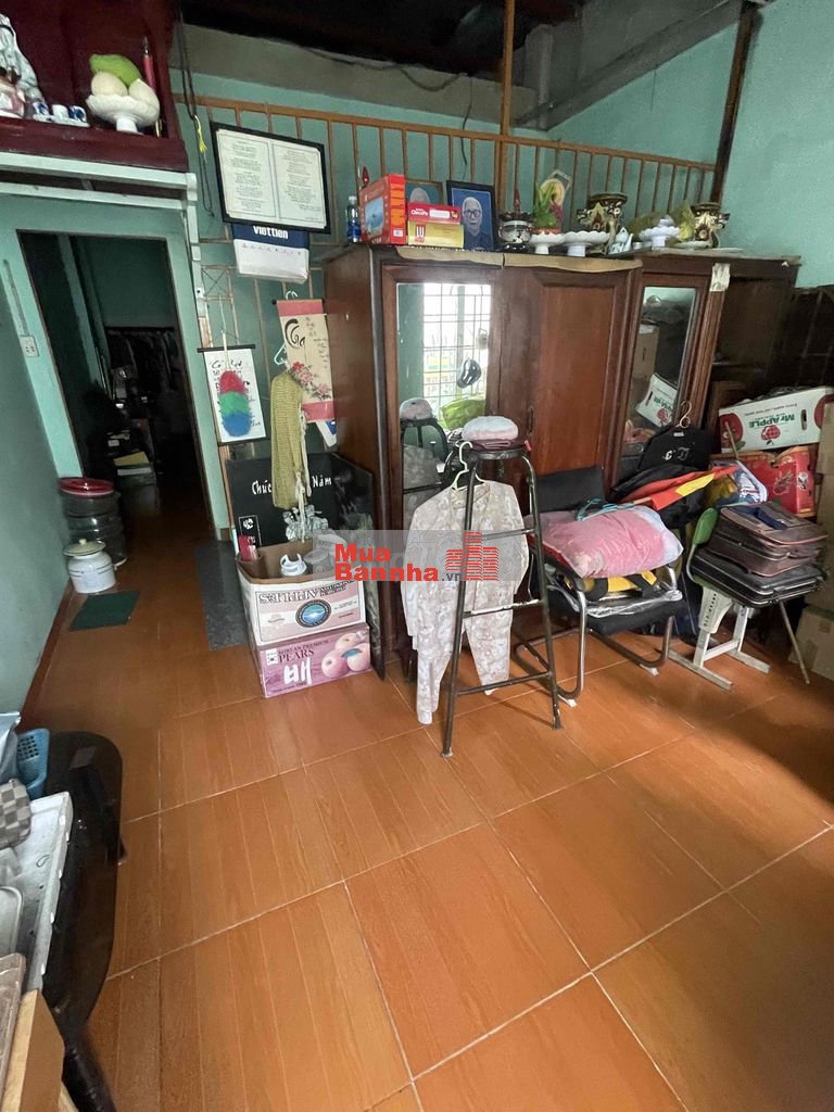 Nhà không ai ở hiện tại là để đồ