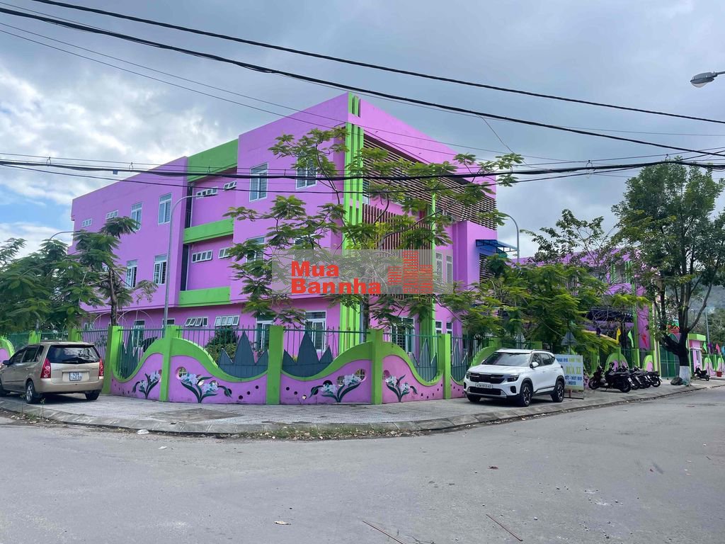 Bán nhà gần bến xe trung tâm diện tích khủng 192m2