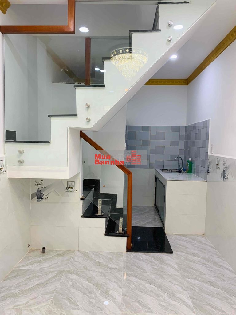 Tôi bán nhà 38 m2, 1 trệt.1 lầu.2 PN. 2 WC. Quận 7