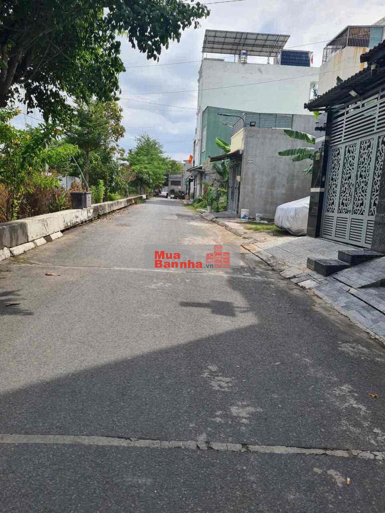 BÁN GẤP CĂN NHÀ THẠNH XUÂN 24 Q12 TPHCM . HẺM 2 XE HƠI ĐƯỜNG 7M .