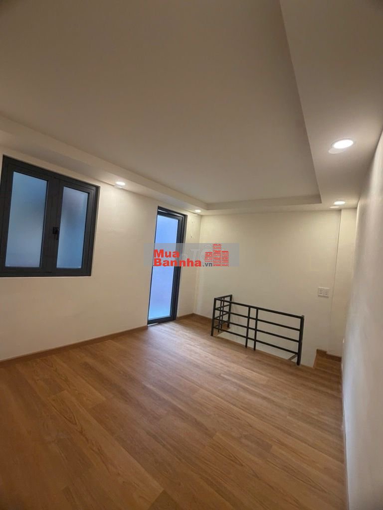 Bình thạnh phan văn trị nhà mới 2 tầng gần hẻm xe hơi chỉ nhỉnh 2 tỷ