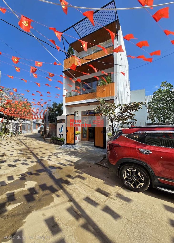Nhà 3 tầng 3 mê kiệt nhựa oto 5m chuẩn cách bến xe Đà Nẵng 1,5km. 84m2