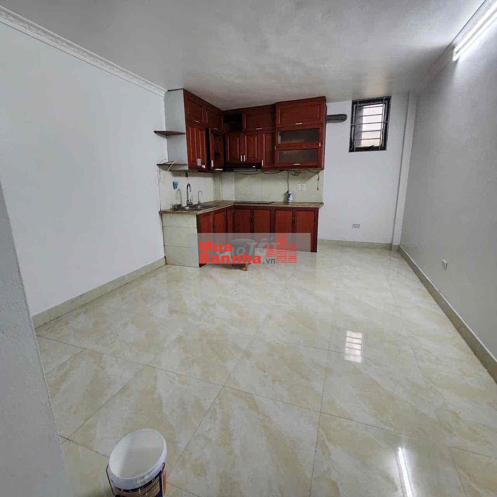 chính chủ cần tiền muốn bán gấp nhà 3 tầng 42m ngõ 99 định công