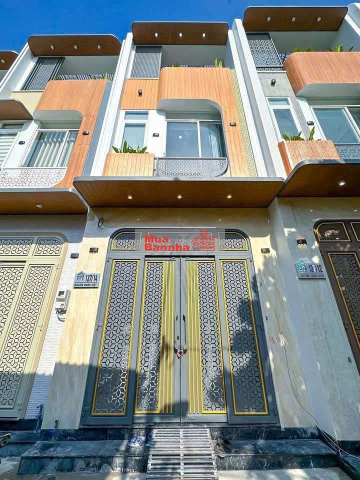 NHÀ 2 LẦU - ĐẦU HẺM 137 HOÀNG QUỐC VIỆT