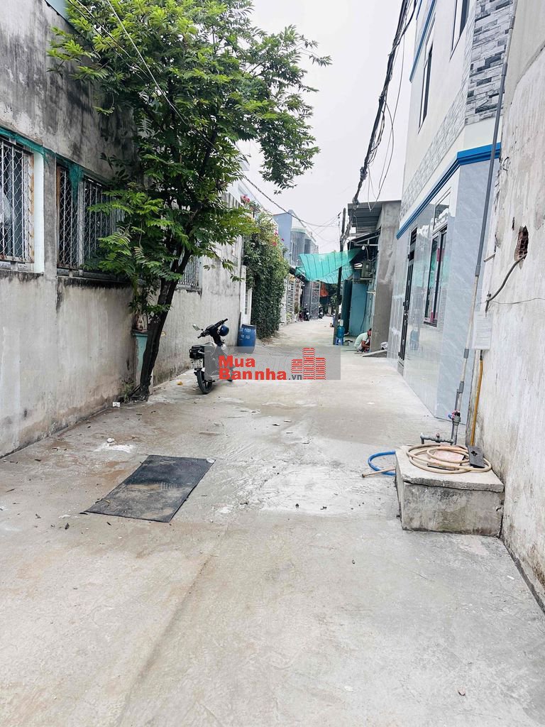 Nhà trệt + 1 lầu, sổ hồng hoàn công, ngay chợ đêm linh trung