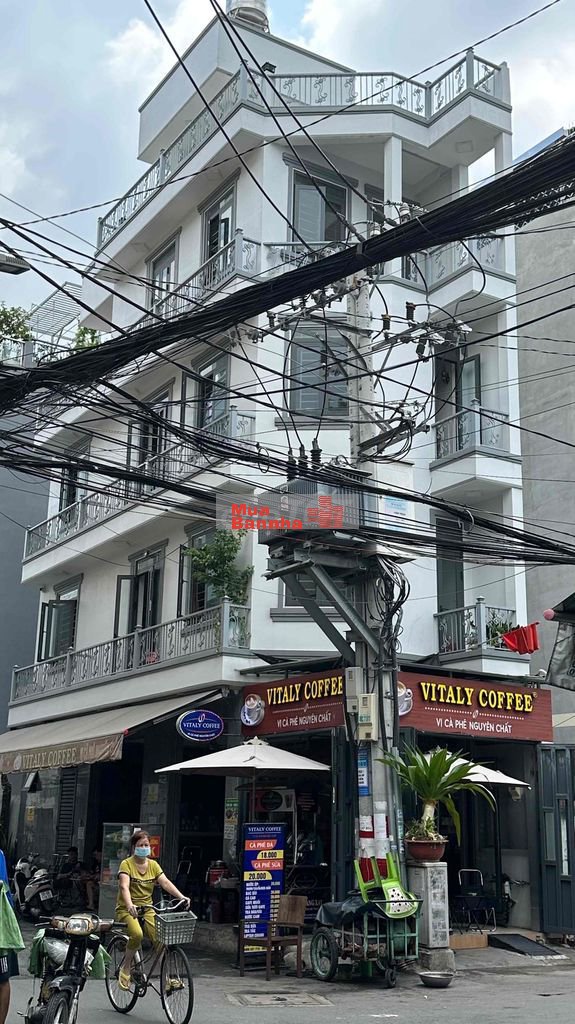 Bán nhà 2 mặt tiền hẻm xe tải vị trí đẹp nhất khu.