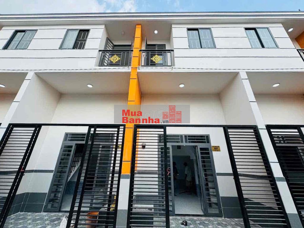 Nhà mới vừa xây dựng xong gần chợ