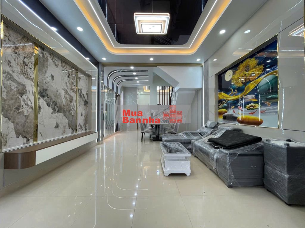 Nhà 3 lầu, 4 P ngủ, Sân xe hơi. Đông Hòa - 4ty950