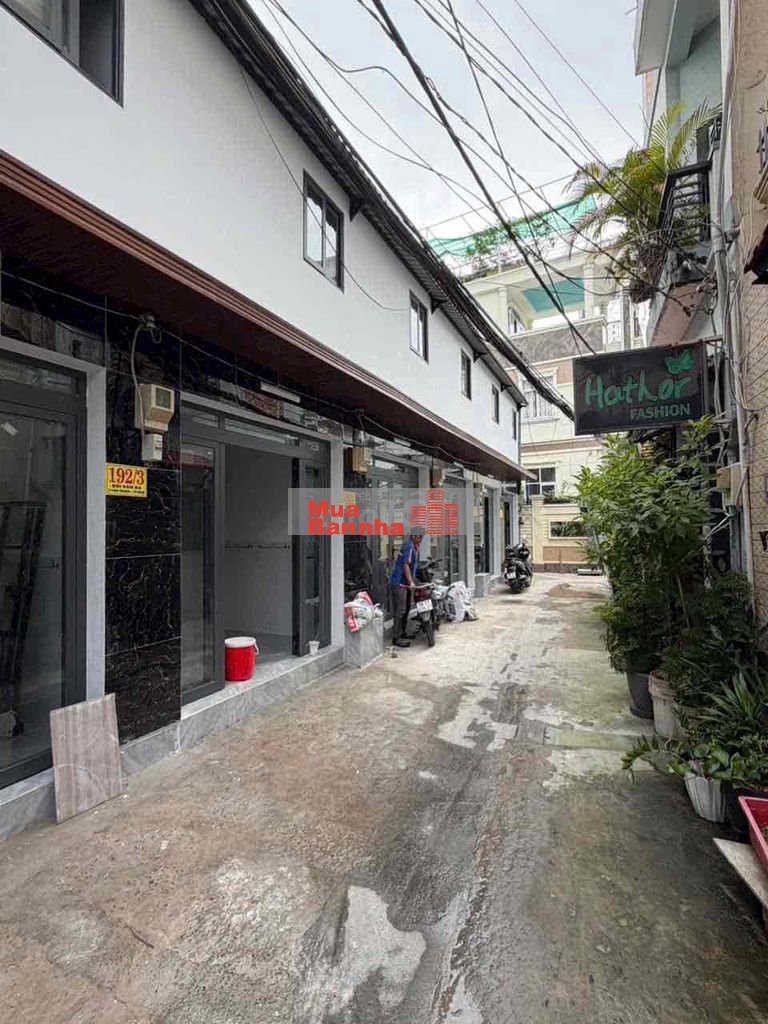 Bán nhà đẹp vào ở ngay,hẻm xe hơi ngay nhà.Pháp lý chuẩn ,giá tốt Q.7