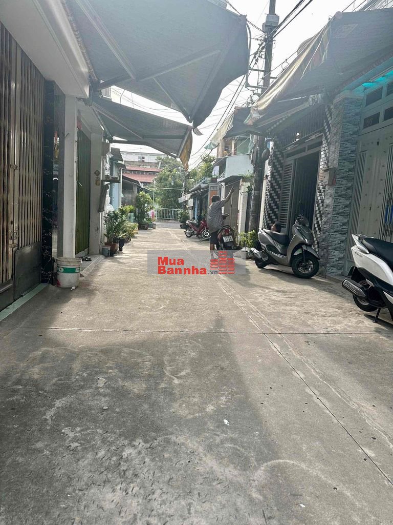 Bán nhà hẽm 8m vi tri đẹp giá tốt