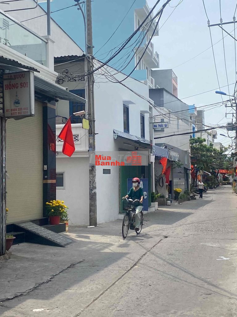 Hương Lộ 2 - Bình Tân: nhà 3 tầng, DT 52m2, nở hậu, giá 5.x tỷ