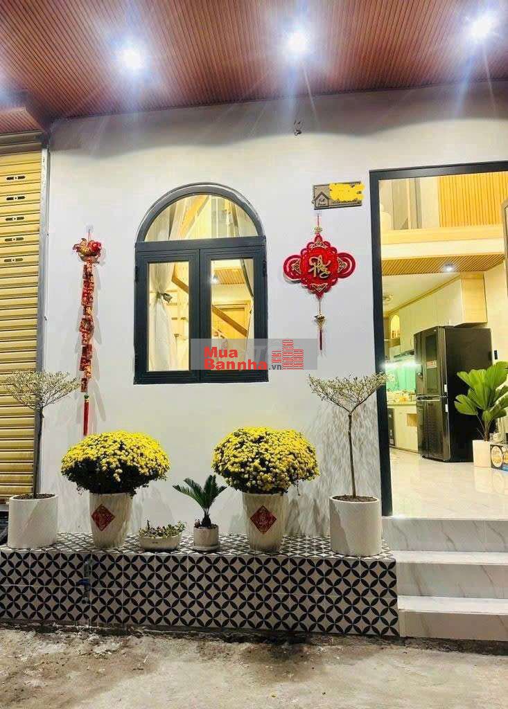 BÁN NHÀ GẦN CHỢ HÓC MÔN, HẺM XE HƠI – SHR – GIÁ NHỈNH 2 TỶ