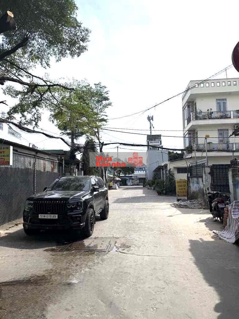 Nhà Cấp 4 có gác hẻm 1/ Đường HUỲNH THỊ HAI, Diện tích 98m2, hẻm 10m.