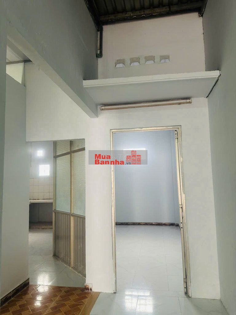 Nhà 1 sẹc 5.5x21m gần chợ đầu mối Hóc Môn