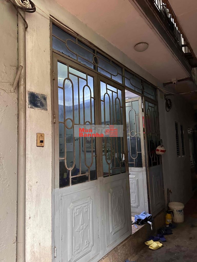 Nhà ngõ 30m2 hướng Đông Nam cực mát, gần đường, gần chợ, gần trường