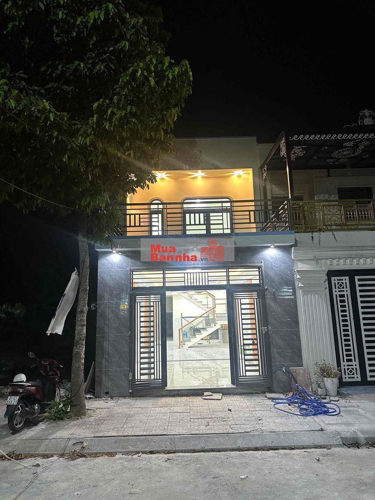 Nhà phố 1 trệt 1 lầu – full nội thất – KDC hiện hữu – trả trước 950 tr