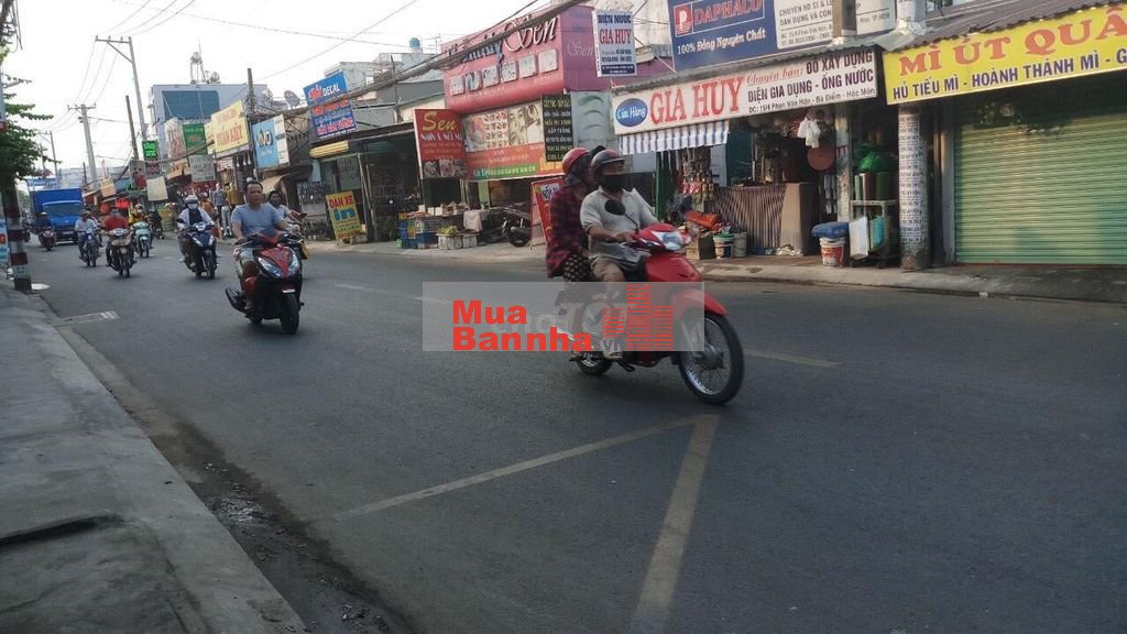 Nhà bán gấp mặt tiền Phan Văn Hớn gồm 4 căn liền đang cho thuê