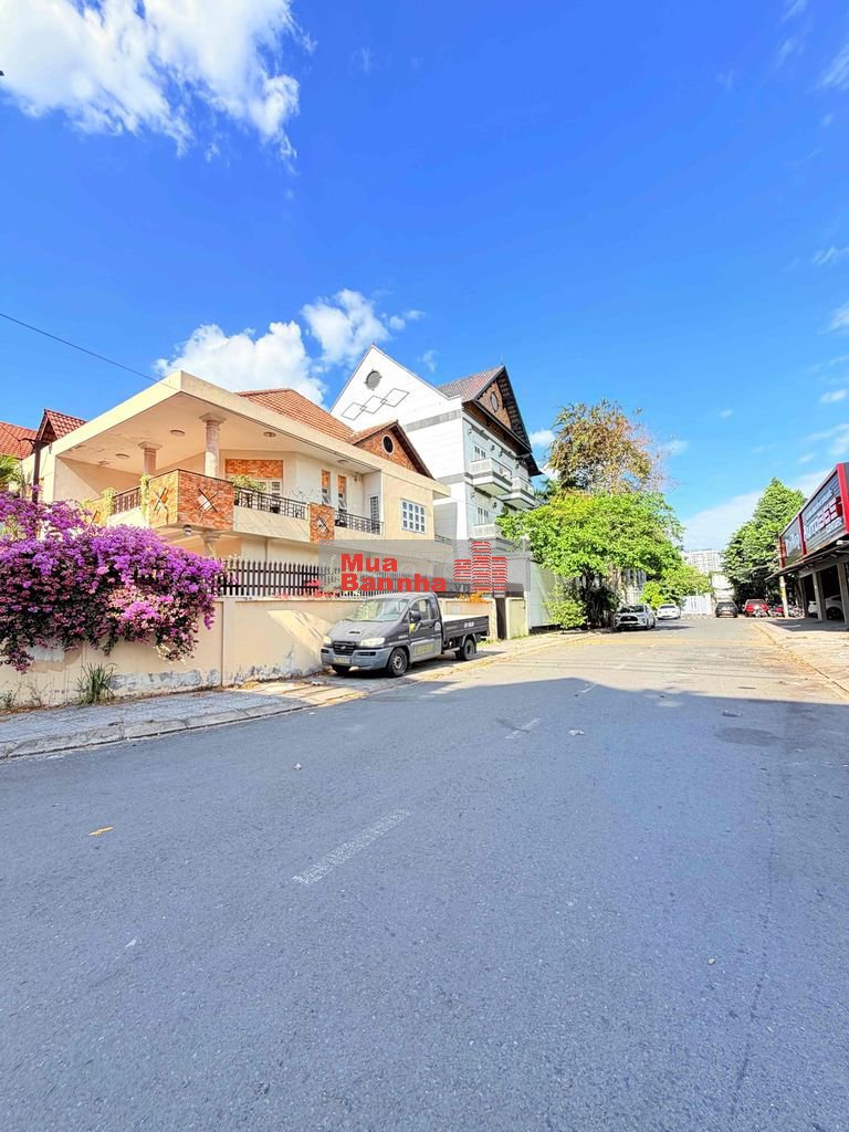 BÁN NHÀ 3 LẦU SÁT VÁCH VẠN PHÚC CITY ĐƯỜNG XE TẢI