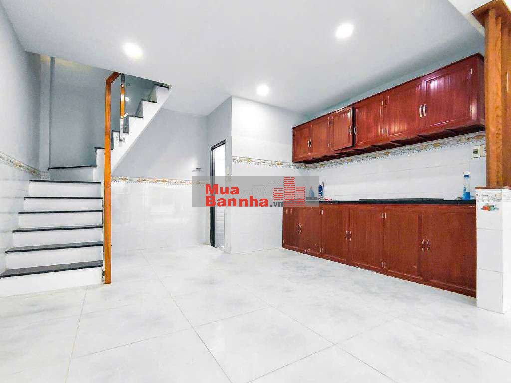 Nhà 2 tầng Gần Bình Long
DT: (29m2) ngang 4.2 dài 7m.
Nhỉnh 3.Ty