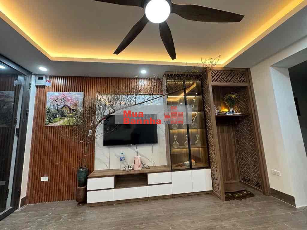 BÁN NHÀ MẶT PHỐ NGHĨA TÂN, VỈA HÈ RỘNG, KINH DOANH KHỦNG, 56M, 24 TỶ