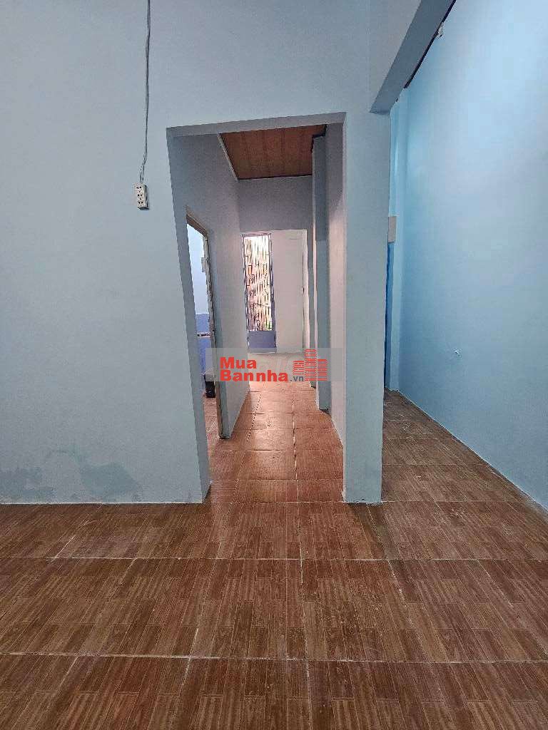 Bán nhà ngay tỉnh lộ 10 - 5mx8m, 40m2 - Hơn 2 tỷ