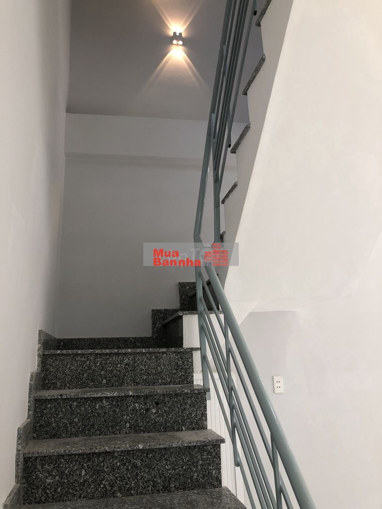 BÁN NHÀ 2MT hẻm XH 3,3*10m, NH 3,6m