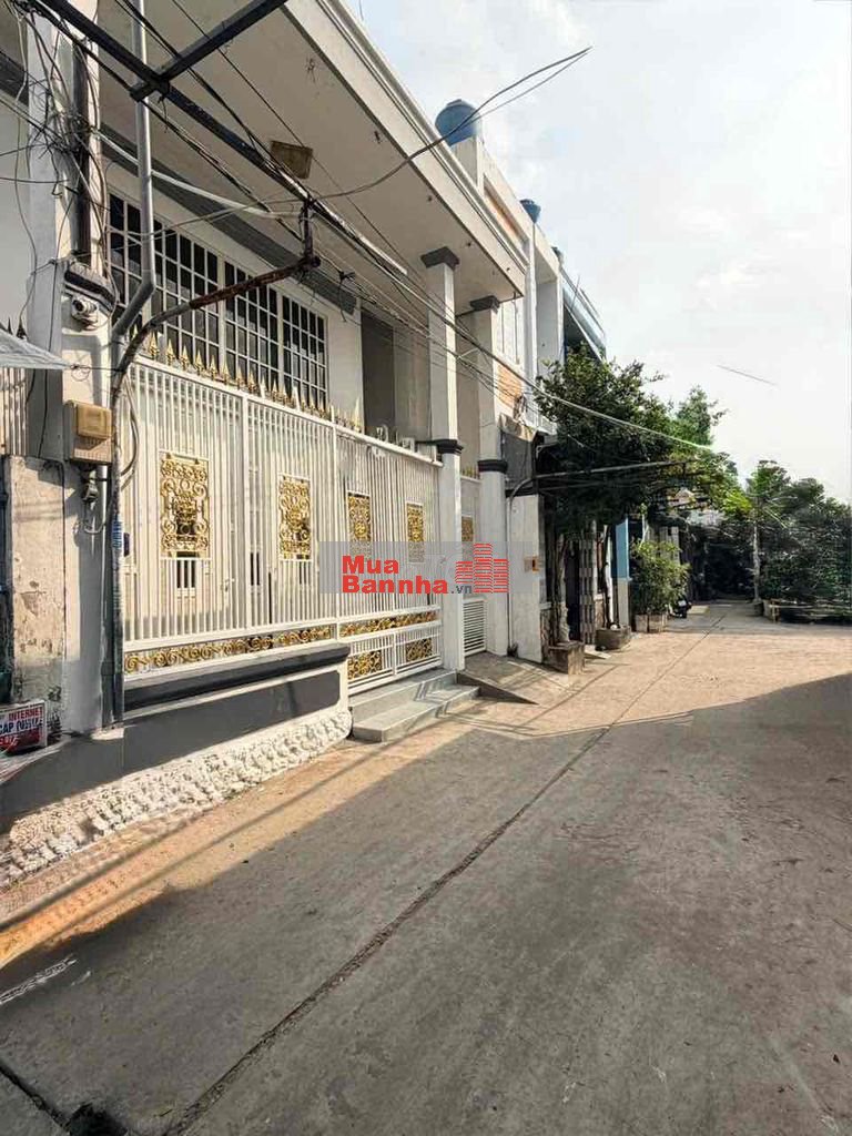 HẺM XE HƠI - NHÀ NGANG HIẾM 6X11 - KẾ BÊN HIMLAM QUẬN 7 5,7 TỶ