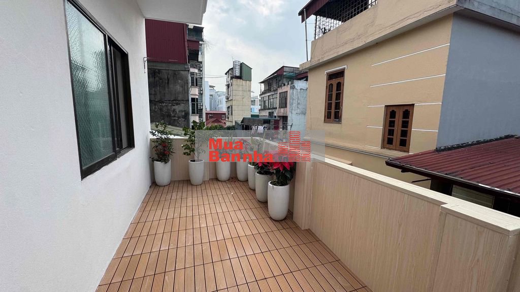 Nhà Đẹp Ở Ngay Phố Trần Quốc Toản 40m2 x 5 tầng - 11.9 Tỷ.