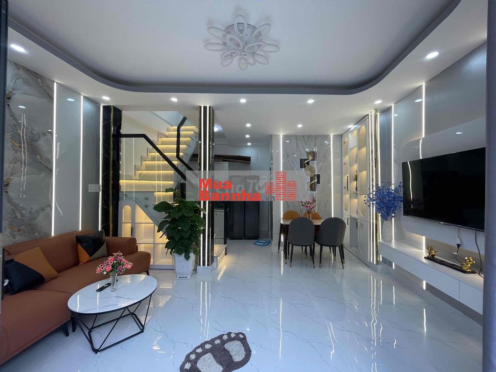 Huỳnh Tấn Phát - Q7 -ngang 5m - 2 PN - 2WC tặng full nội thất