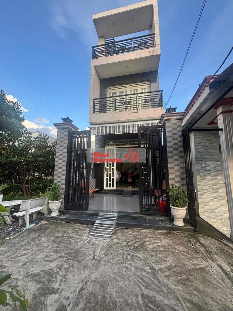 Cần bán gấp nhà 3 tầng, full nội thất ở Xã Tân Vĩnh Lộc.