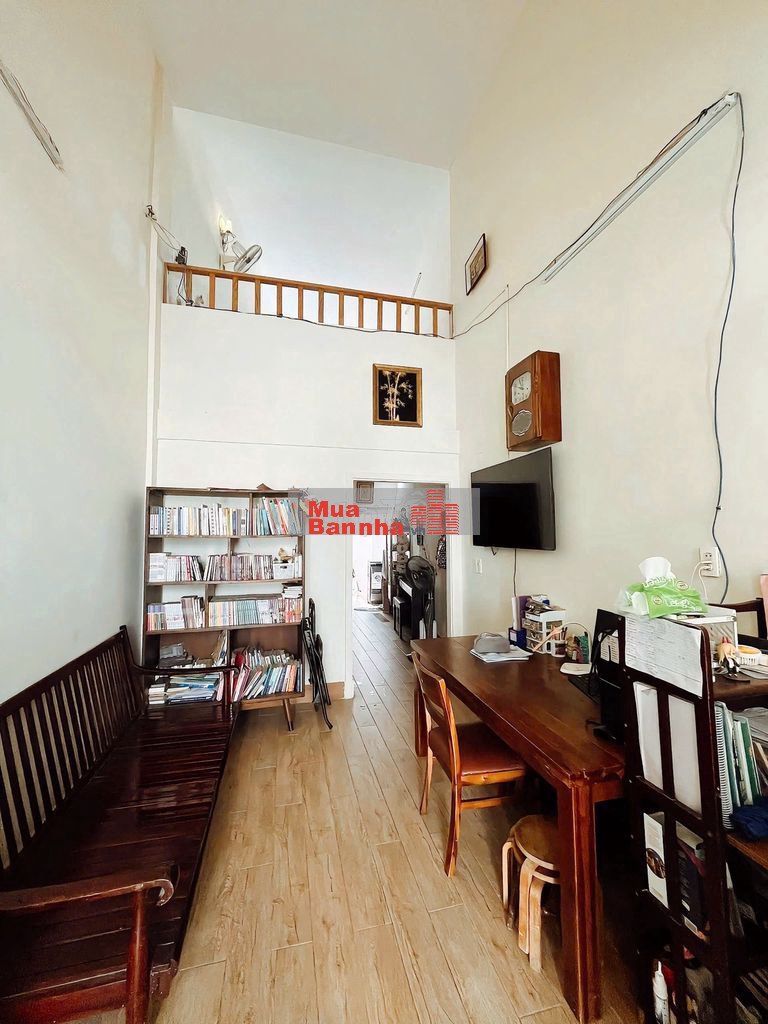 Nhà Nguyên Hồng - Giá tốt- chính chủ lâu đời