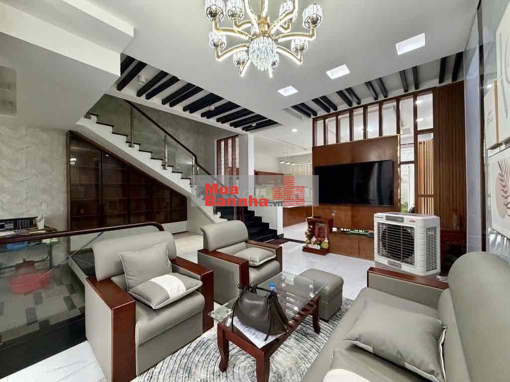 Nhà 4 Tầng 136,5m2 khu phong phú 5 đối diện bến xe quân 8