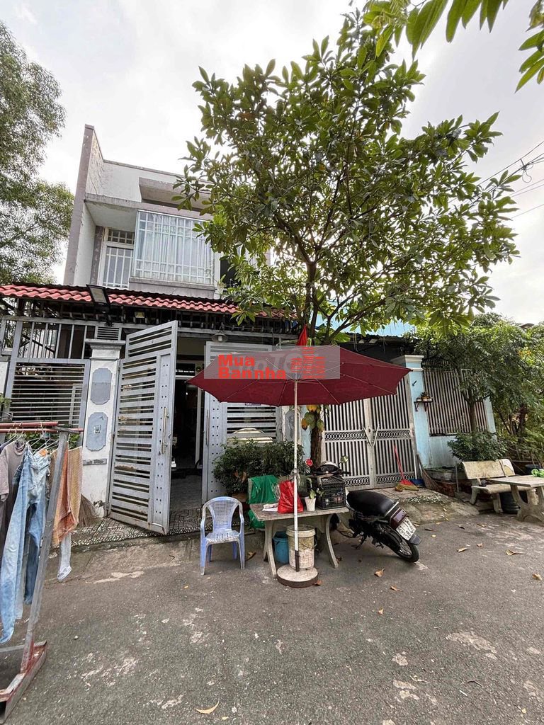 BÁN NHÀ 1 TRỆT, 1 LẦU, 3PN, 3WC + NHÀ CẤP 4 3 PN