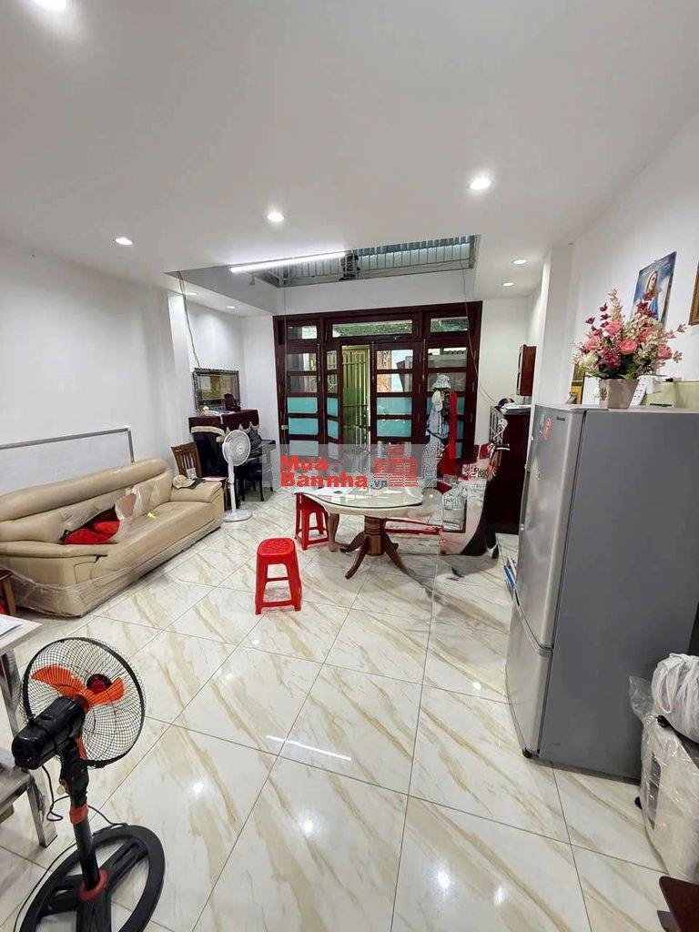 Bán nhà MT đuờng ba vân p13,tb vịtrí đẹp kinh doanh dt 4x14m 2 lầu ST