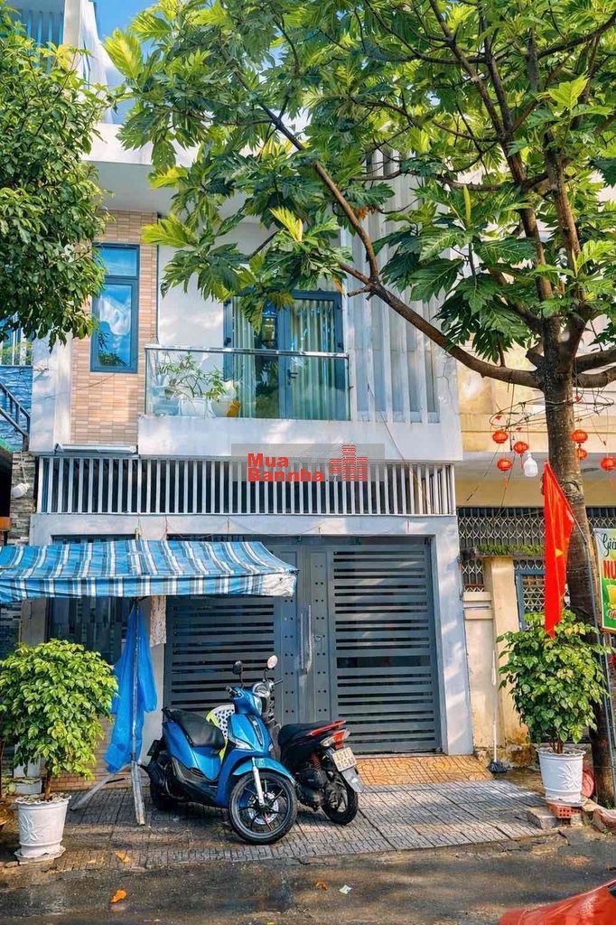 Bán nhà 2 mê lệch siêu đẹp đường Phạm Công Trứ, Hoà Xuân giá rẻ