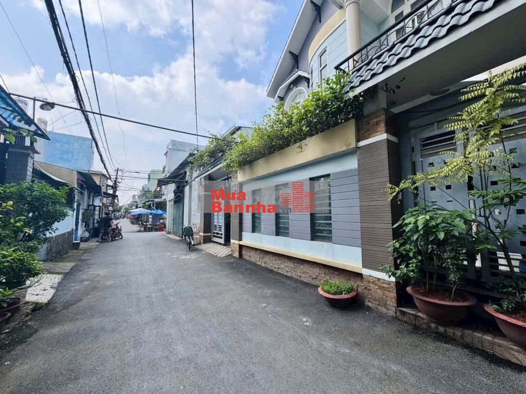 110M2(5X21) Phạm Văn Đồng Linh Đông- Xe hơi thông -Dân trí 20tr/tháng