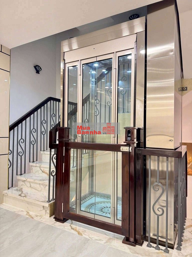 Bán nhà đẹp hẻm ô tô đường Hoàng Hoa Thám