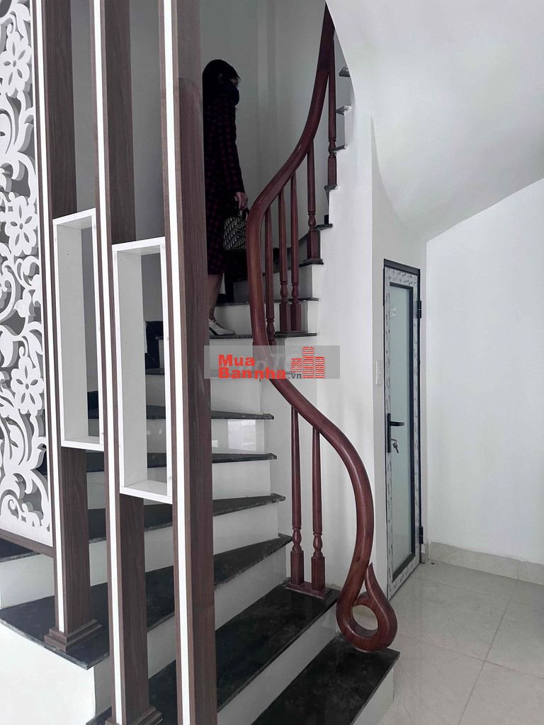 Nhà Lô Góc 33m2 5 tầng gần TimesCity, Ô tô đỗ