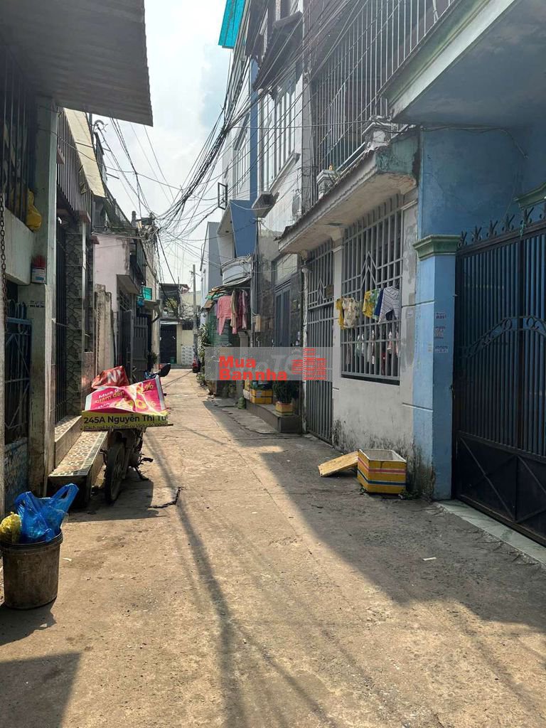 Cần bán gấp nhà P TTN ,Q12 .DT 3,05 x15 nhà nát cấp 4