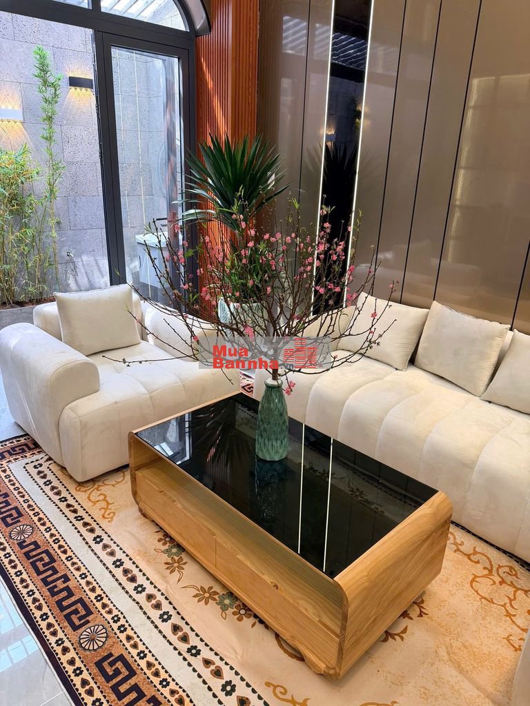 Nhà xây mới 5 tấm, hẻm 8m , có sẵn gara ô tô trong nhà