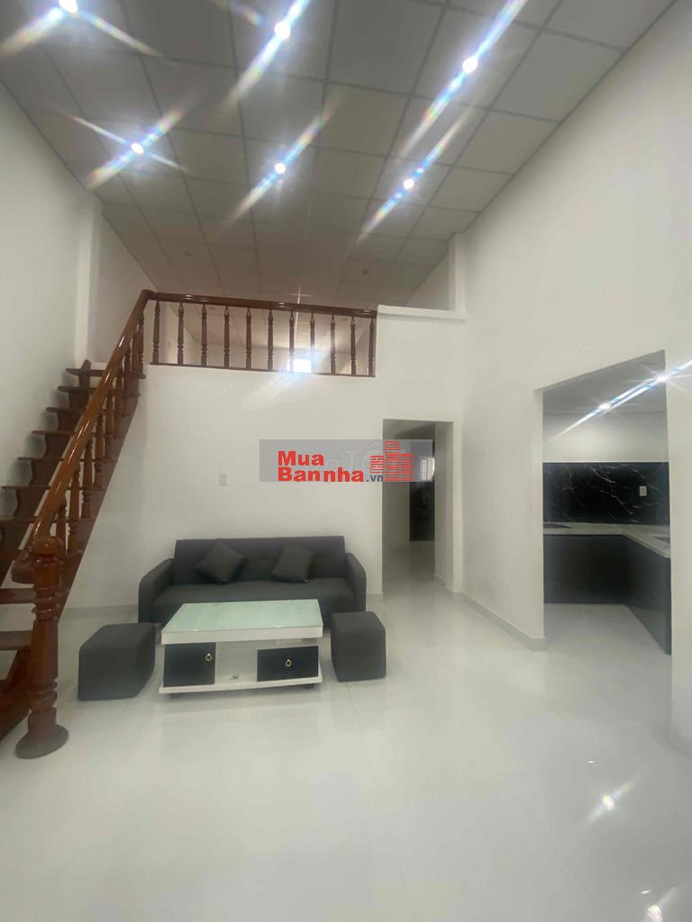 nhà đẹp kiệt Cách Mạng Tháng 8