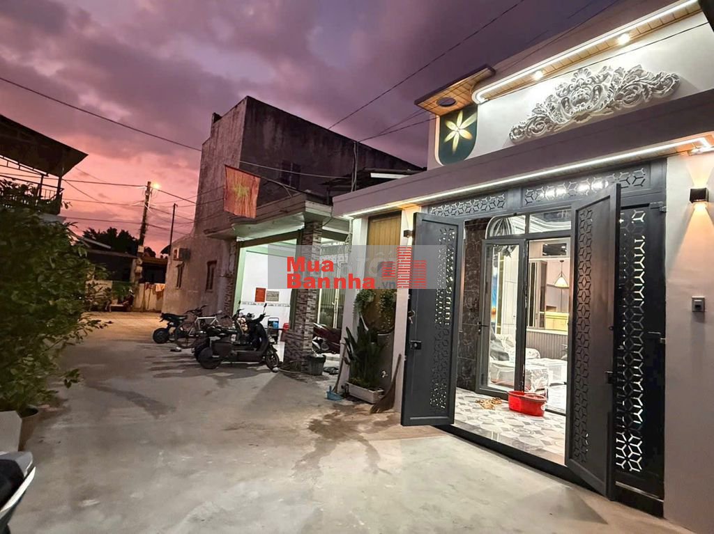 Hot - Nhà xinh 5x14m, hẻm xe hơi gần Chợ Xuân Thới Thượng Hóc Môn