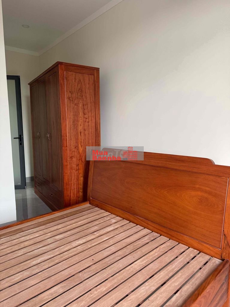 bán nhà mặt tuền phố bmt