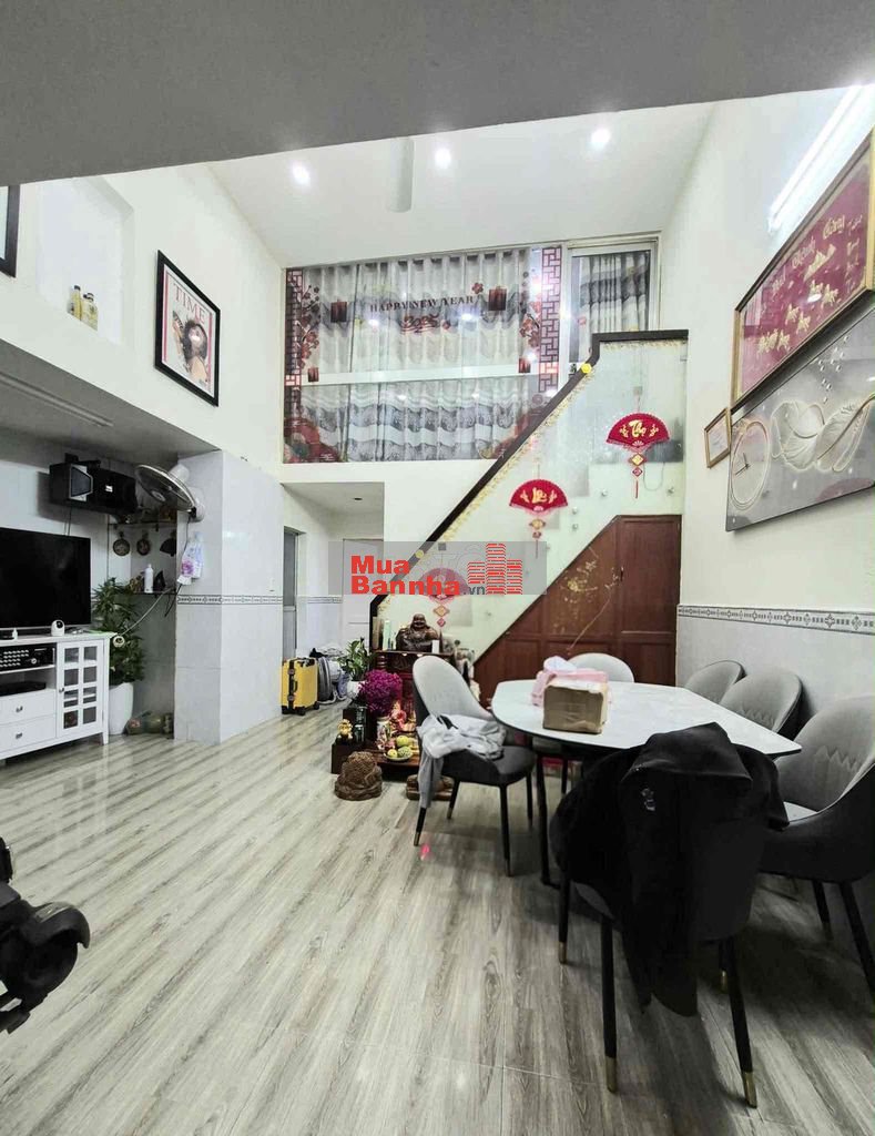 Âu Cơ 56m , 2 phòng ngủ đi sân bay 5 phút giá chỉ 4 tỷ