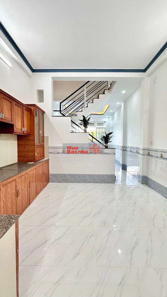 Bán nhà 4x18 Đúc 2 tầng hẻm xe hơi 5m- Đường Bến Lội - Giáp Bình Tân