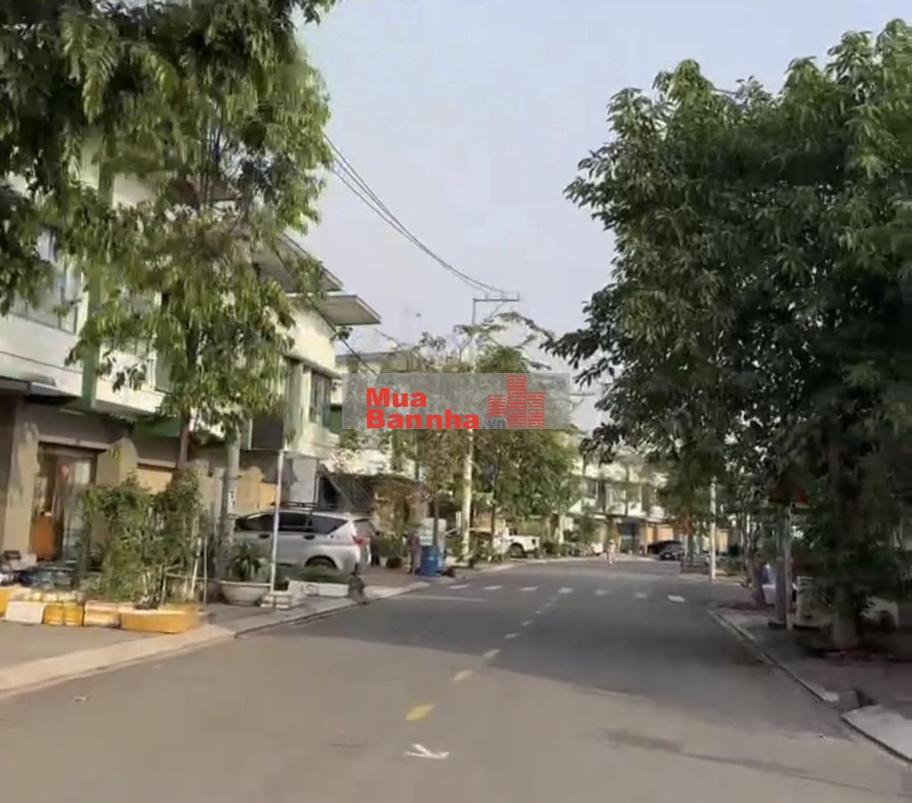 Căn nhà phố liền kế Oasis City cần bán nhanh