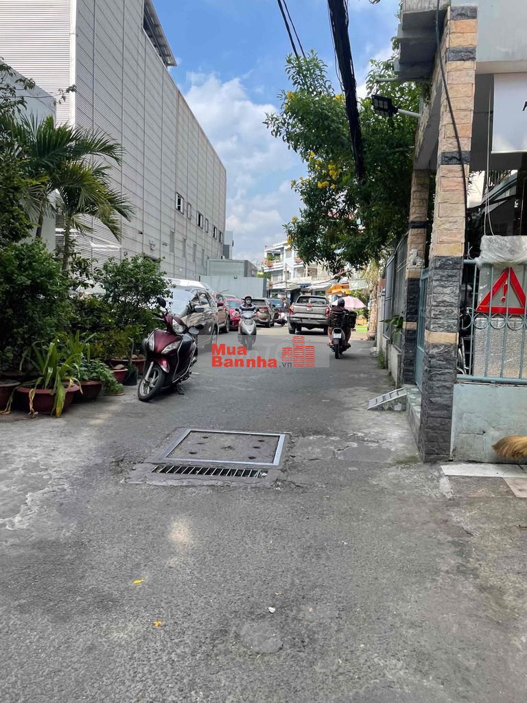 NHÀ XÂY MỚI ĐẸP HẺM XE TẢI đường Âu Dương Lân