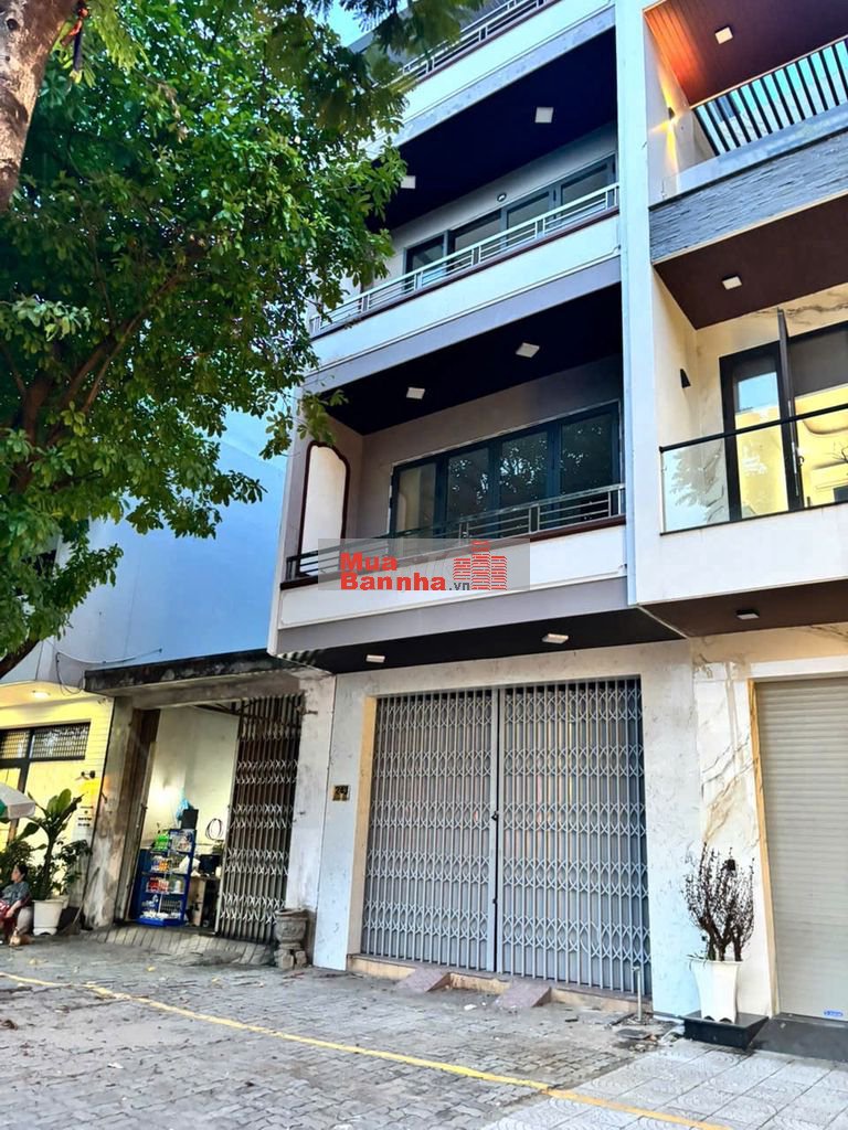 Nhà 3.5 tầng - 2MT đất 125m2 Nguyễn Tất Thành, Hải Châu, TP Đà Nẵng