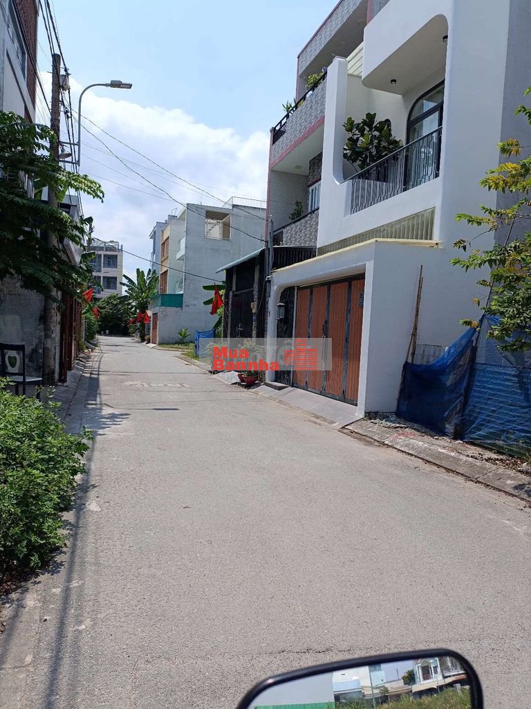 Cần bán nhà mặt phố, đường 970 Phú Hữu